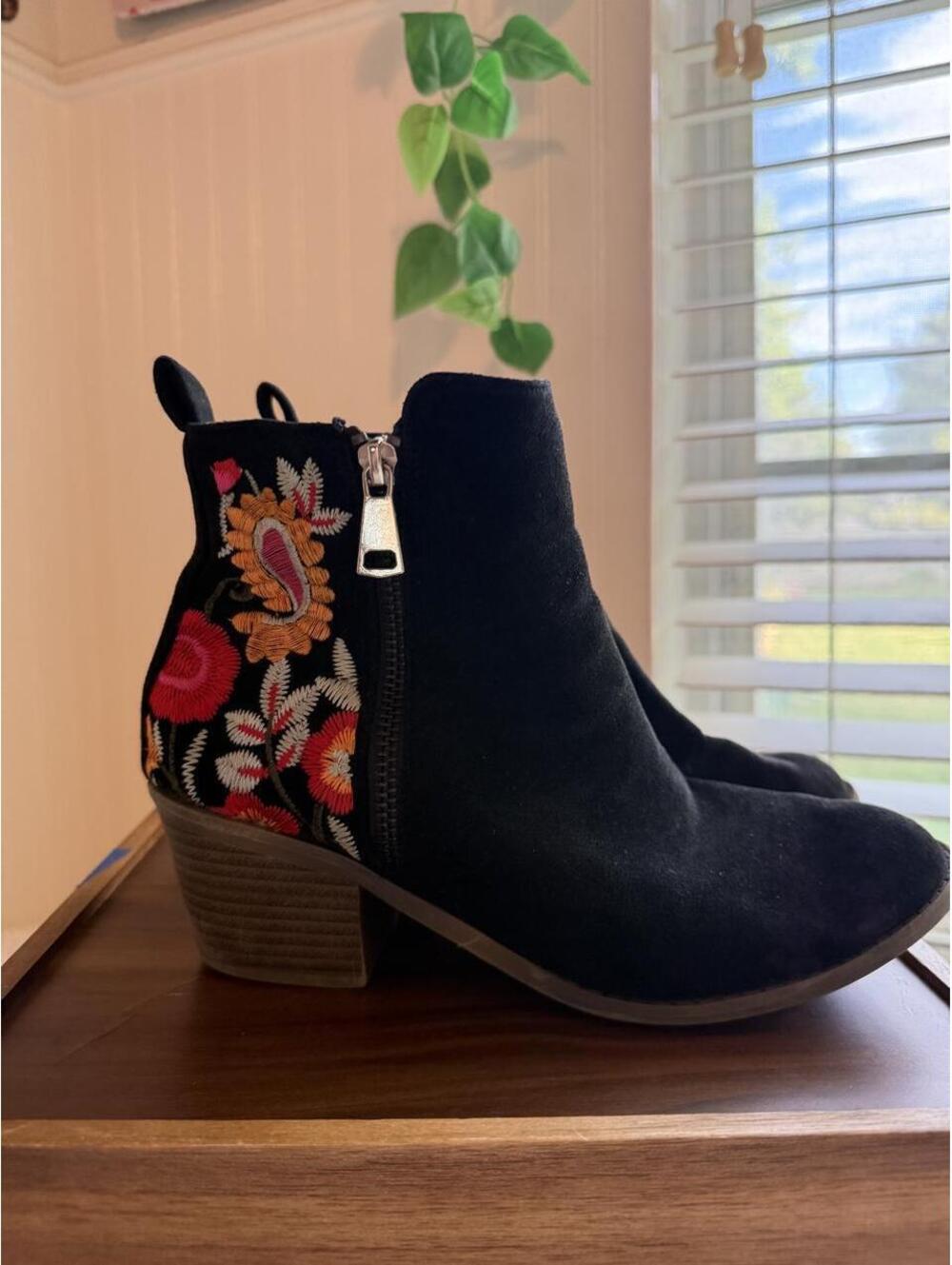 Styleloop Black Floral Embroidered Western Ankle Boots Size 37